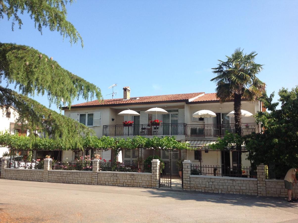 Vila Alma โปเรช ภายนอก รูปภาพ